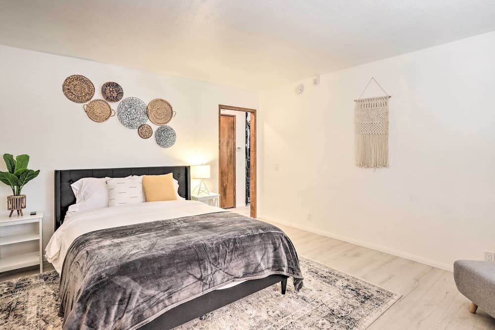 Boho-chic Home w/ Game Room Near Lake Gregory!