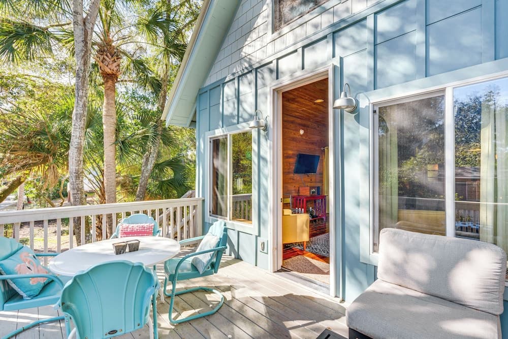 The Bird House Lush Bungalow, Steps From Ocean!