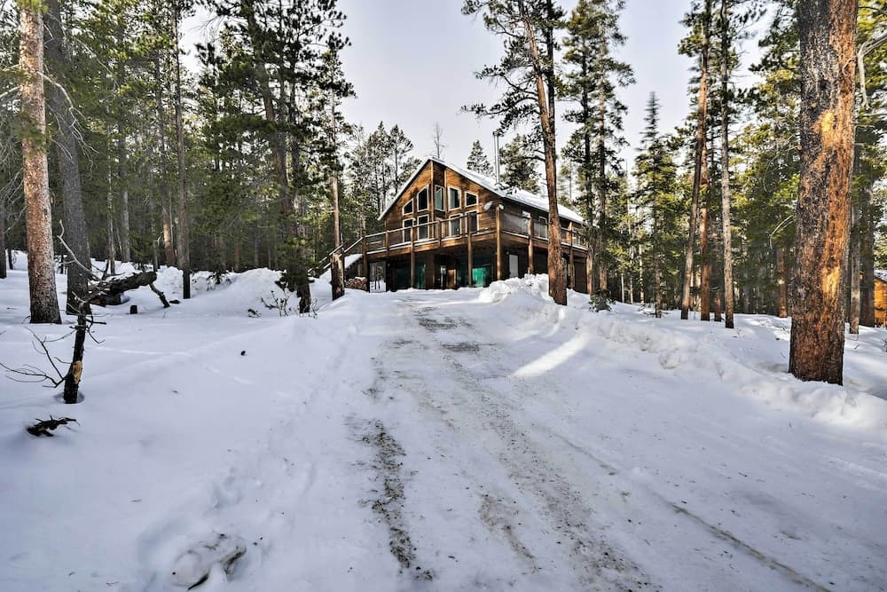 Luxury Mountain Getaway in Fairplay w/ Deck!