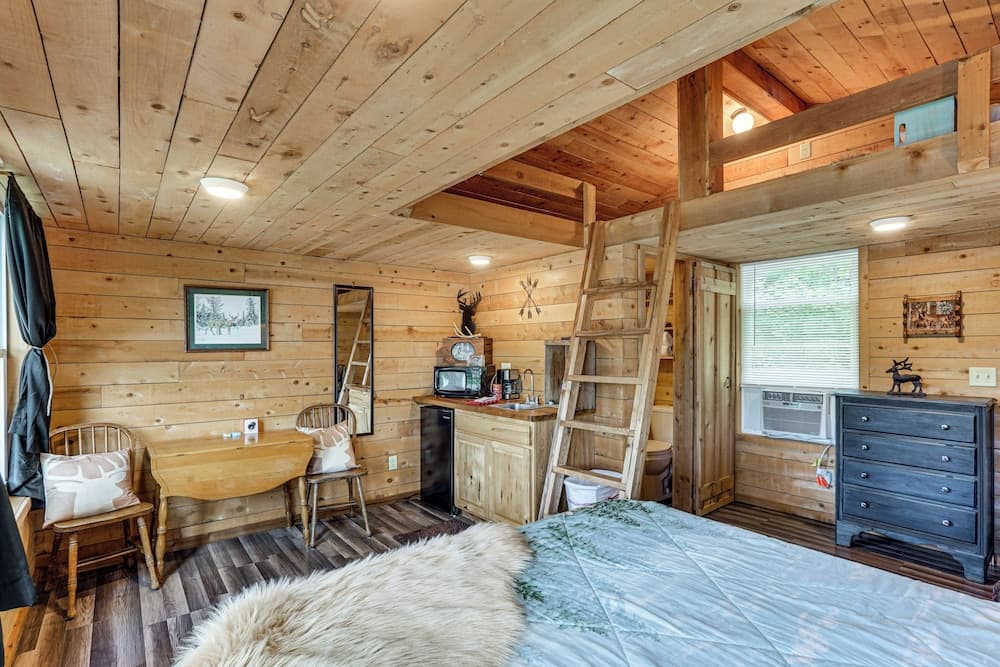 Lakefront Rocky Mount Main House w/ 3 Cabins!