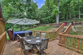 Butler Cabin on 19 Acres w/ Hot Tub & Fire Pit!