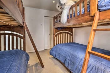 Vail Condo w/ Mtn View Deck - Steps to Ski Shuttle