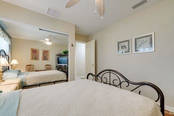 Waterfront Dunnellon Home w/ Private Dock & Lanai!