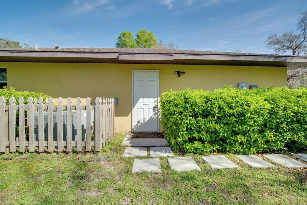 Sunny Homosassa Home w/ Private Heated Pool!