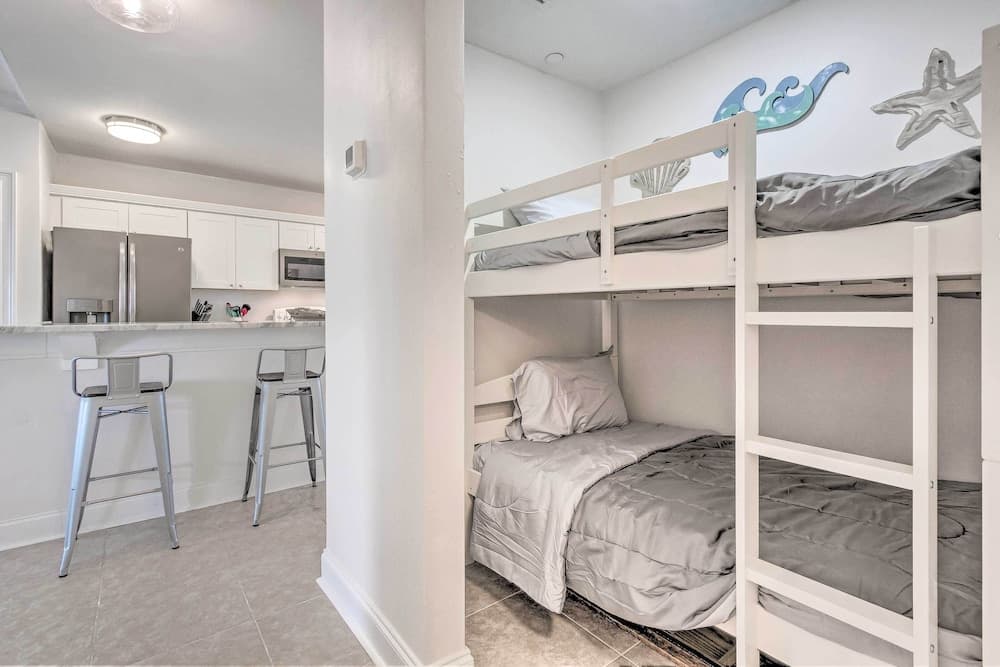 Dazzling Mexico Beach Condo - Walk to the Beach!