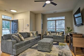 Lovely Raleigh Townhome ~ 6 Mi to Downtown!