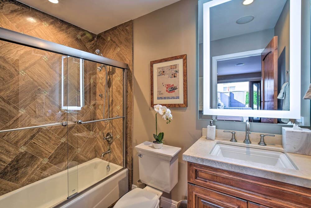 Dtwn Palm Springs Condo: Bbq, Pool, Fire Pit, Etc!