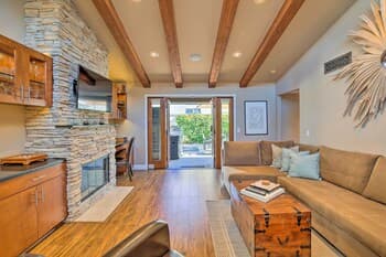 Dtwn Palm Springs Condo: Bbq, Pool, Fire Pit, Etc!