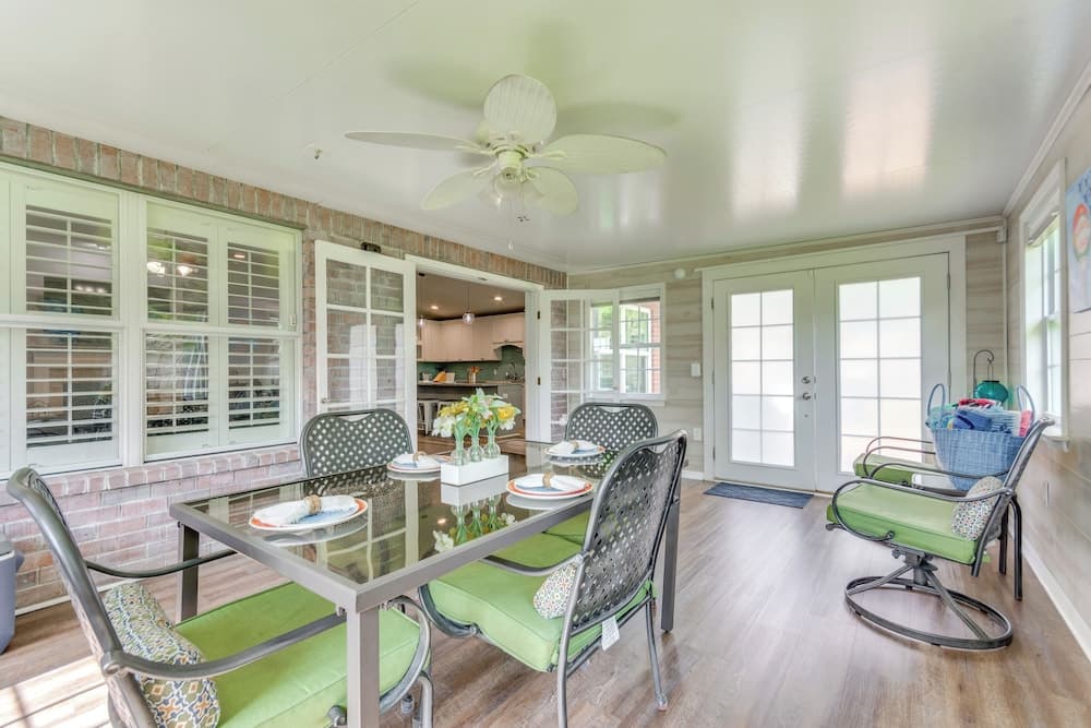 Spacious Home w/ Sunroom, 15 Mi to Pensacola!