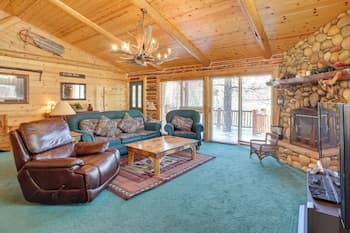 Rustic Log Cabin in Big Bear Lake ~ 4 Mi to Water!