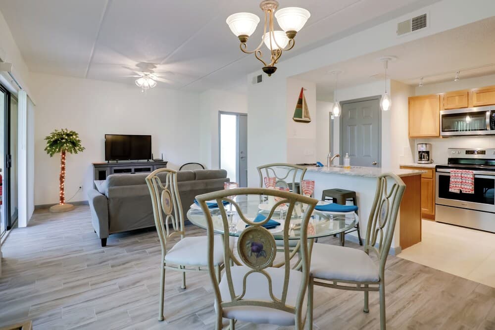 St Augustine Condo w/ Screened Porch, Pool Access!