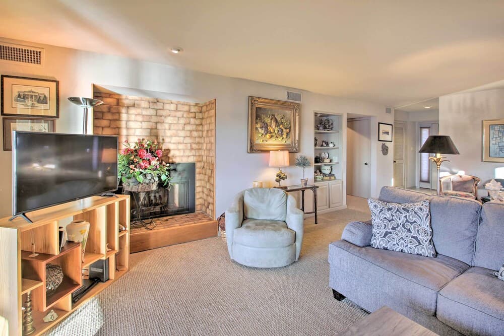 Fireplace, Pool Access: Waterfront Hot Springs Gem