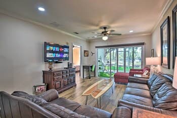 Waterfront Condo w/ Boat Dock, Gym & Pool!