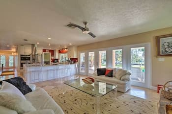 Updated Waterfront Crystal River Retreat w/ Dock!