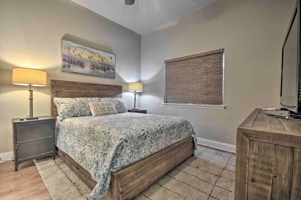 Miramar Beach Home: Patio, Pool, Walk to Gulf!