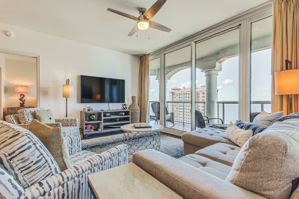 Exquisite Island Condo: Resort Perks & Views!