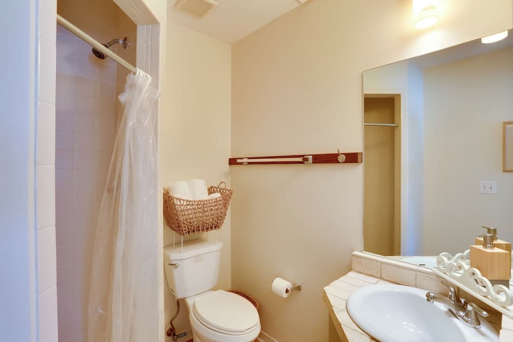 Cute PCB Condo by Lake Powell w/ Pool Access!