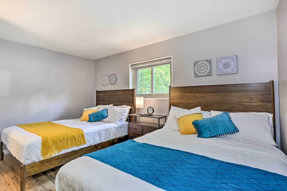 East Stroudsburg Home w/ Game Room + Deck!