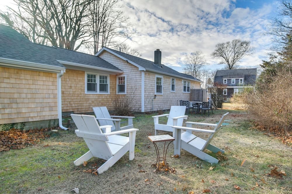 Walk to Monument Beach: Cape Cod Cottage w/ Grill