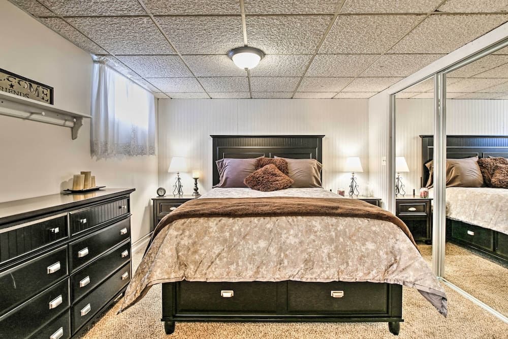 Cozy Agawam Studio w/ Yard: 2 Miles to Six Flags!