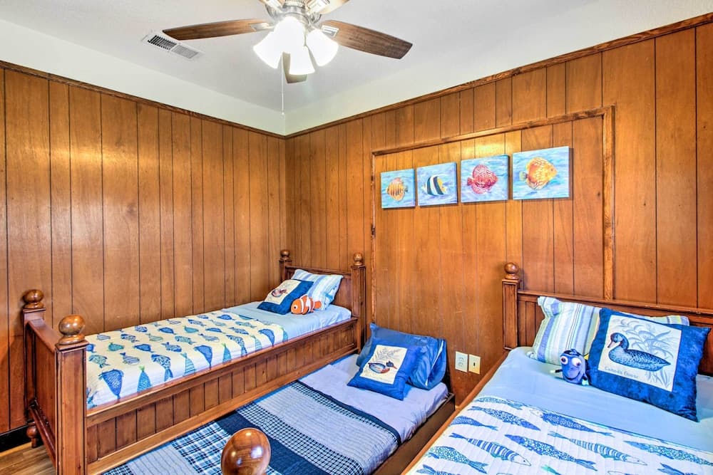 Lakefront Retreat w/ Dock, Paddle Boards & Kayaks!