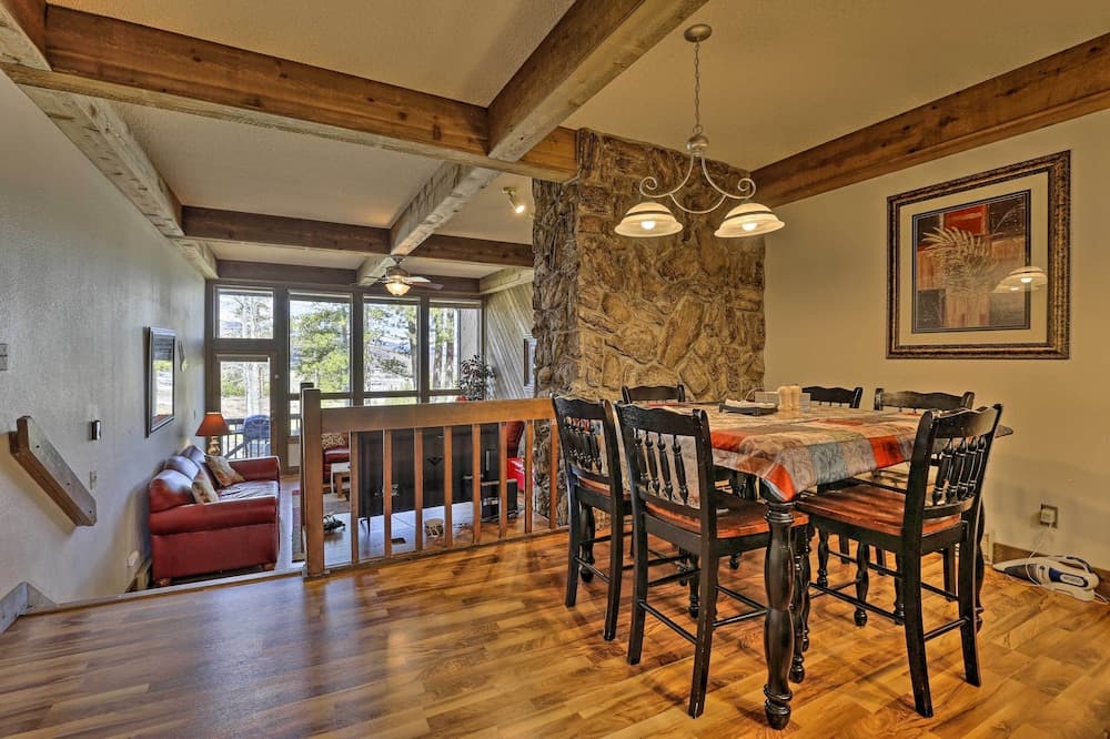 2 Mi to Lake Dillon: Spacious Condo w/ Mtn Views