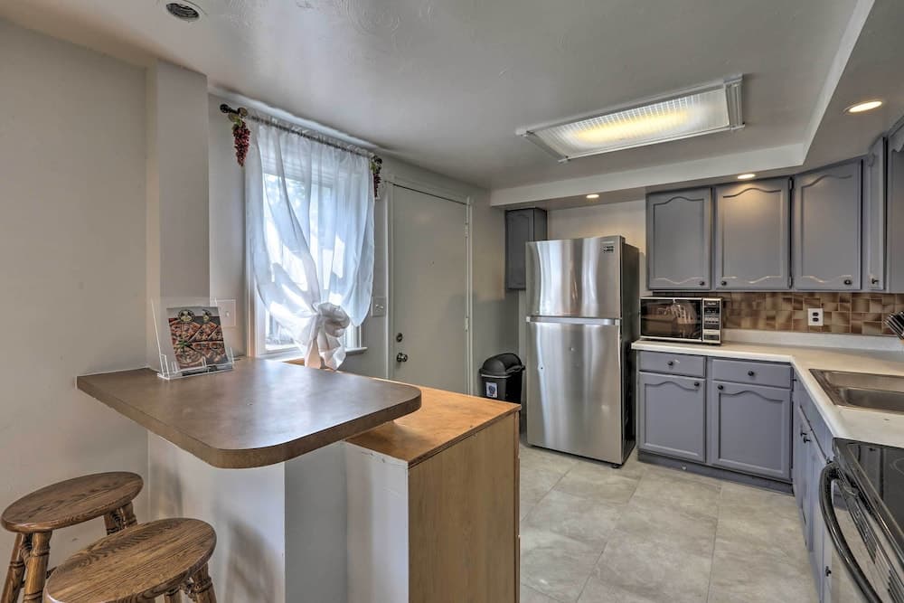 Trendy Denver Getaway ~ 4 Mi to Downtown!