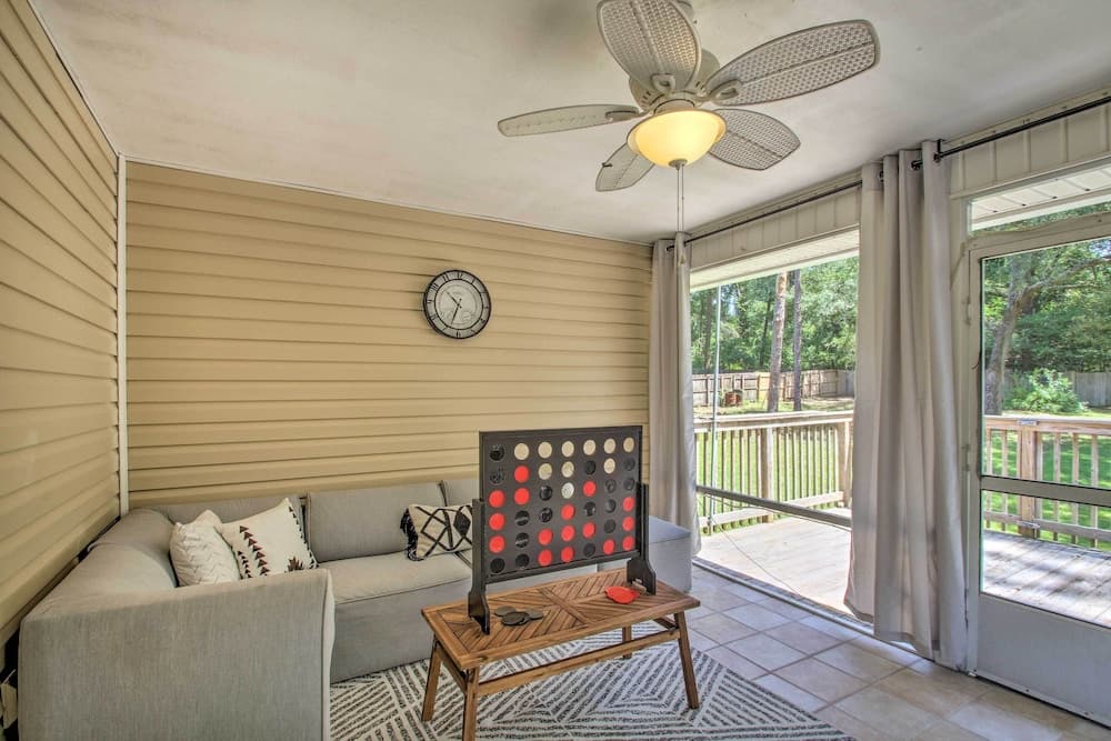 Cozy-modern Pensacola Home: Large Yard, Grill