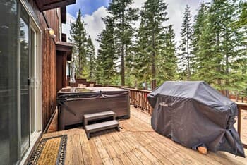 Tahoe Donner Retreat w/ Hot Tub & Fireplace!
