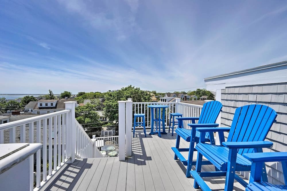 'captain's Quarters' Updated Provincetown Apt