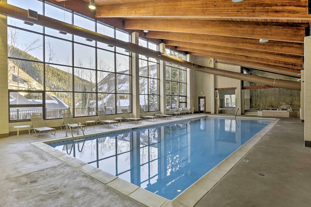 2 Mi to Keystone Resort: Condo w/ Hot Tub Access!