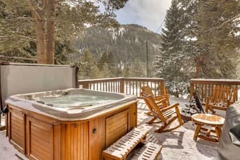 Breckenridge Cabin w/ Fire Pit & Hot Tub!