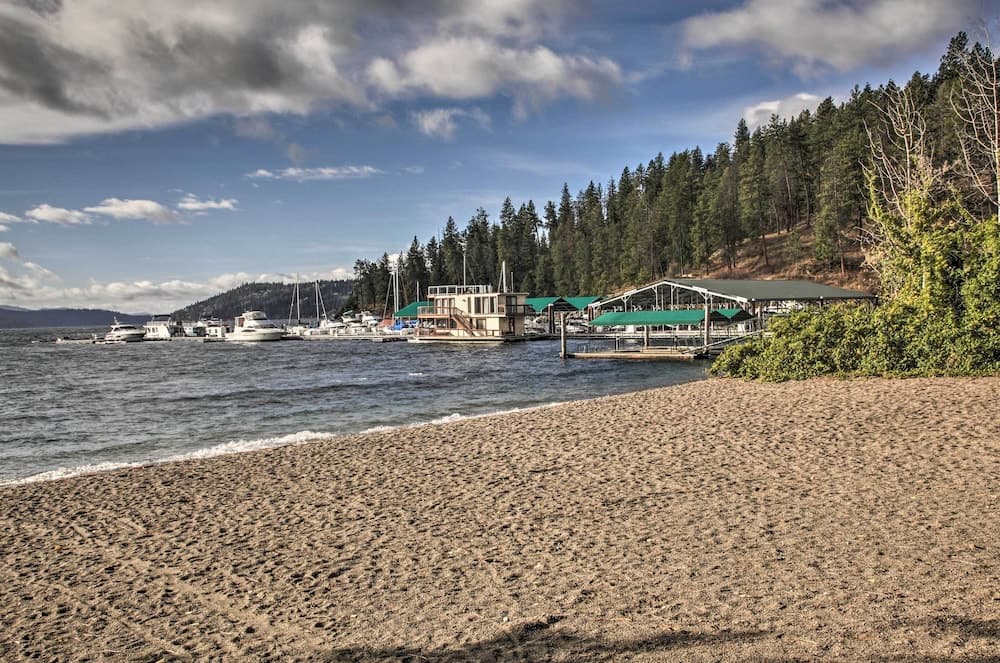 Charming Downtown Coeur D'alene Home With Yard!