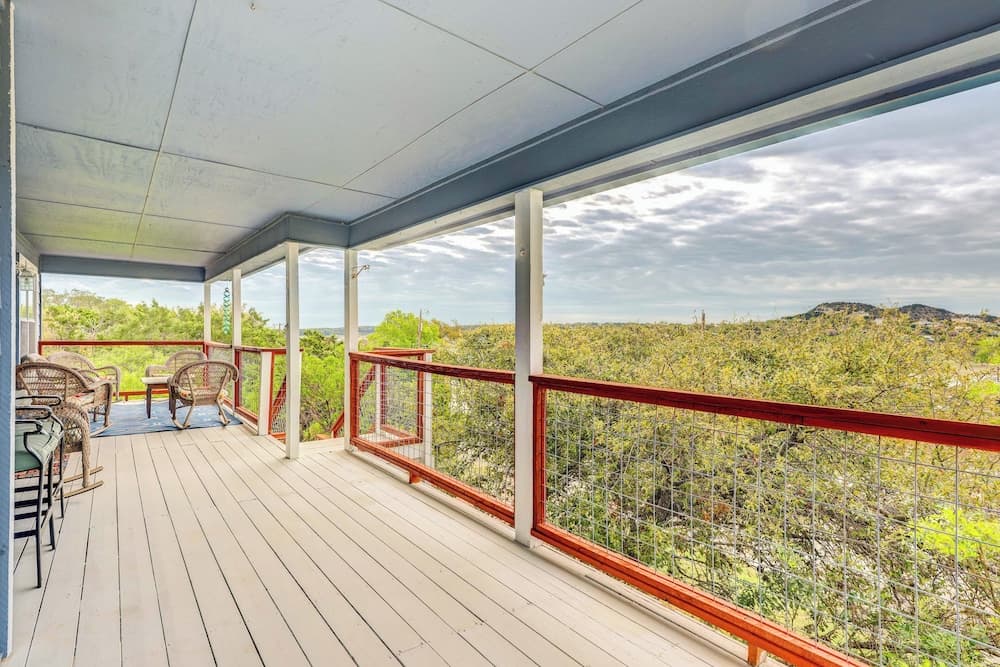 Canyon Lake Getaway w/ Fire Pit, Boat Ramp Nearby!