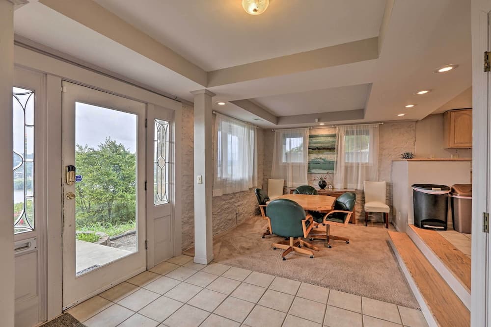 Queen City Sanctuary w/ Views, 3 Mi to Downtown!