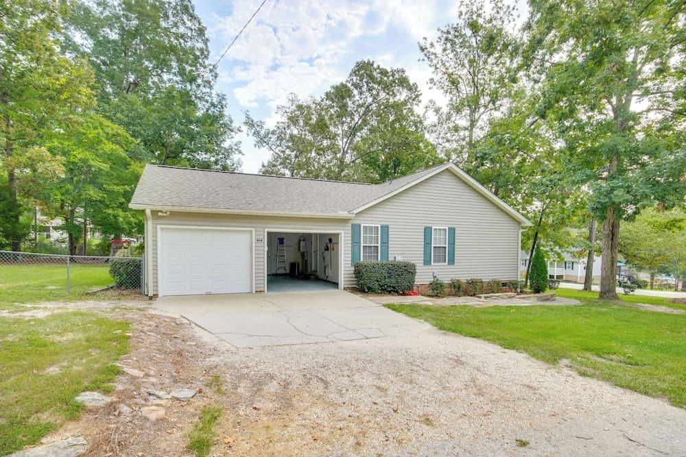 Chapin Home Near Boat Launch & Lake Murray!