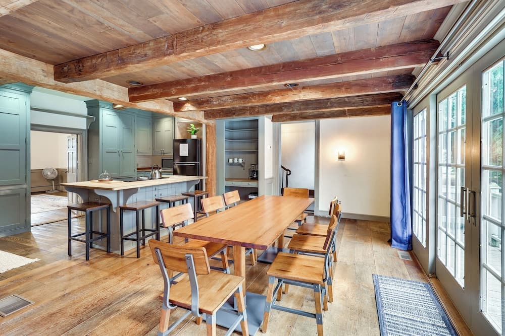 Timeless Winesburg Farmhouse w/ Deck