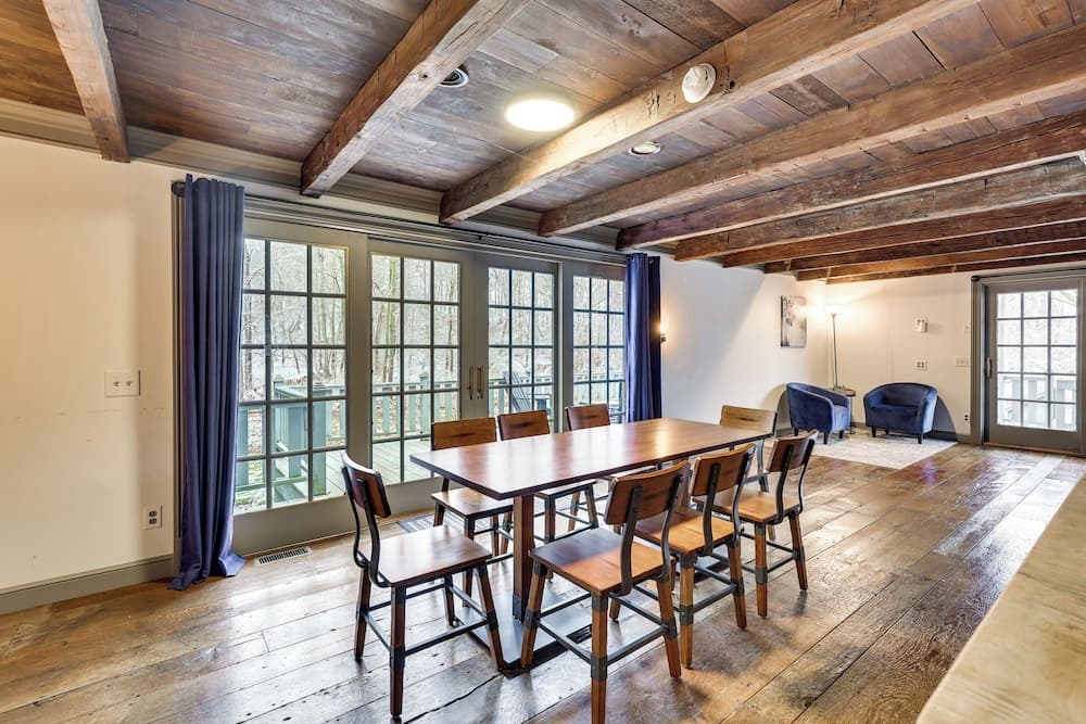 Timeless Winesburg Farmhouse w/ Deck