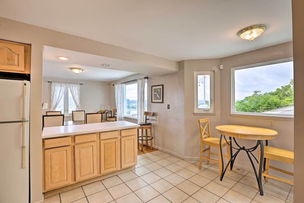 Queen City Home w/ Ohio River View - 3 Mi to Dtwn!