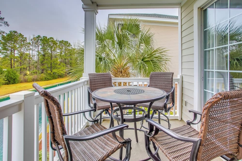 Golf Resort Condo w/ Pool in North Myrtle Beach!