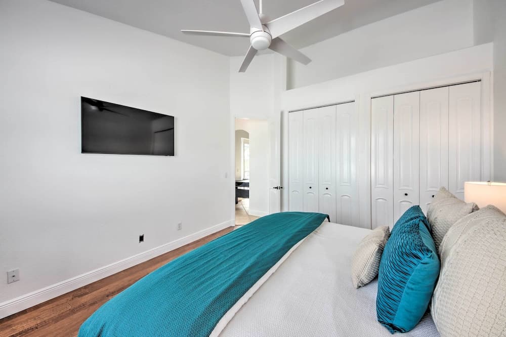 On Canal: Luxe Cape Coral Oasis w/ Pool & Lanai!