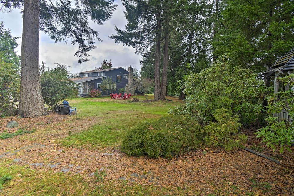 Spacious Home w/ Yard, 20 Miles to Olympic NP