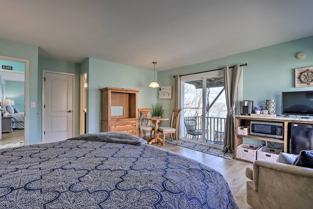 Peaceful Osage Beach Escape w/ Resort Perks!