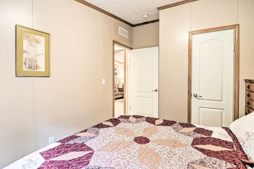 Franklin Home w/ Deck, & Fire Pit: 8 Mi to Dtwn!