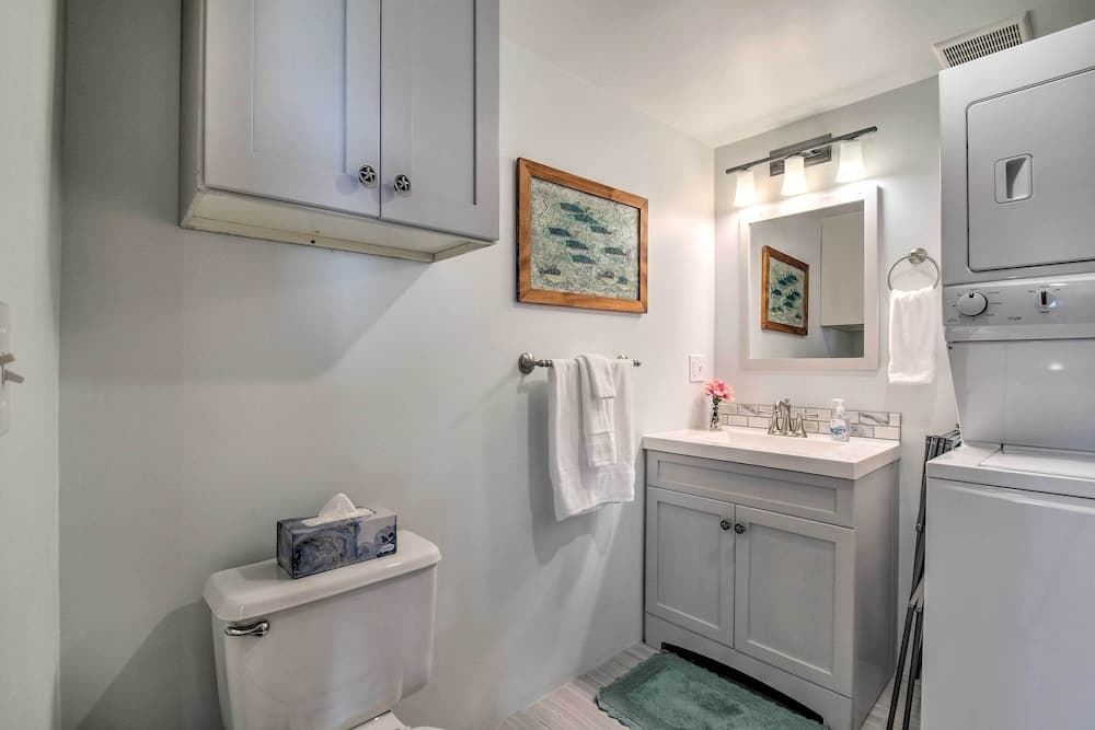 Coastal Retreat: Deck, Ocean Views + Walk to Beach