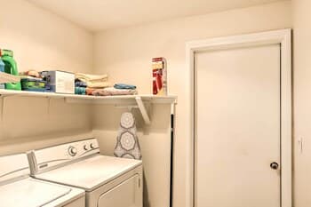 Quiet Lakefront Olympia Home W/dock on Â½ Acre