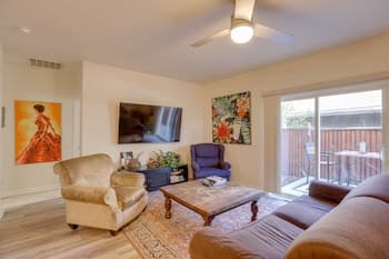 Bright Bend Home w/ Patio < 3 Mi to Downtown!