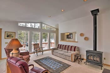 Cozy Colorado Escape: Mountain Views, Outdoor Fun