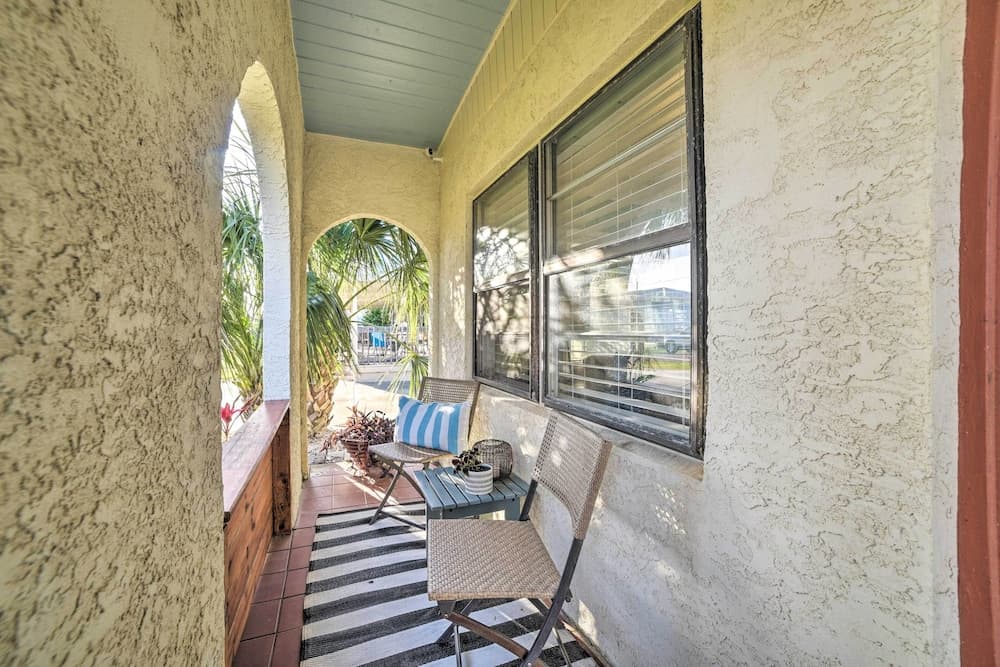 Coastal PCB Cottage W/pool & Bbq: 1block to Beach!