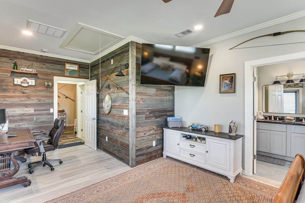 Walk to Sea Isle Beach: Updated Group Getaway!